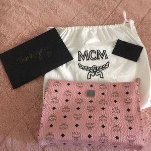 Large mcm pouch